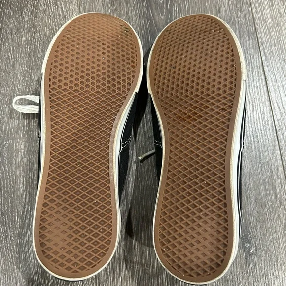 Vans - Picture 2 of 3